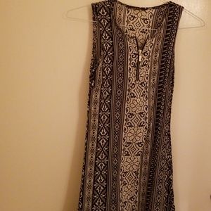 One piece black and white